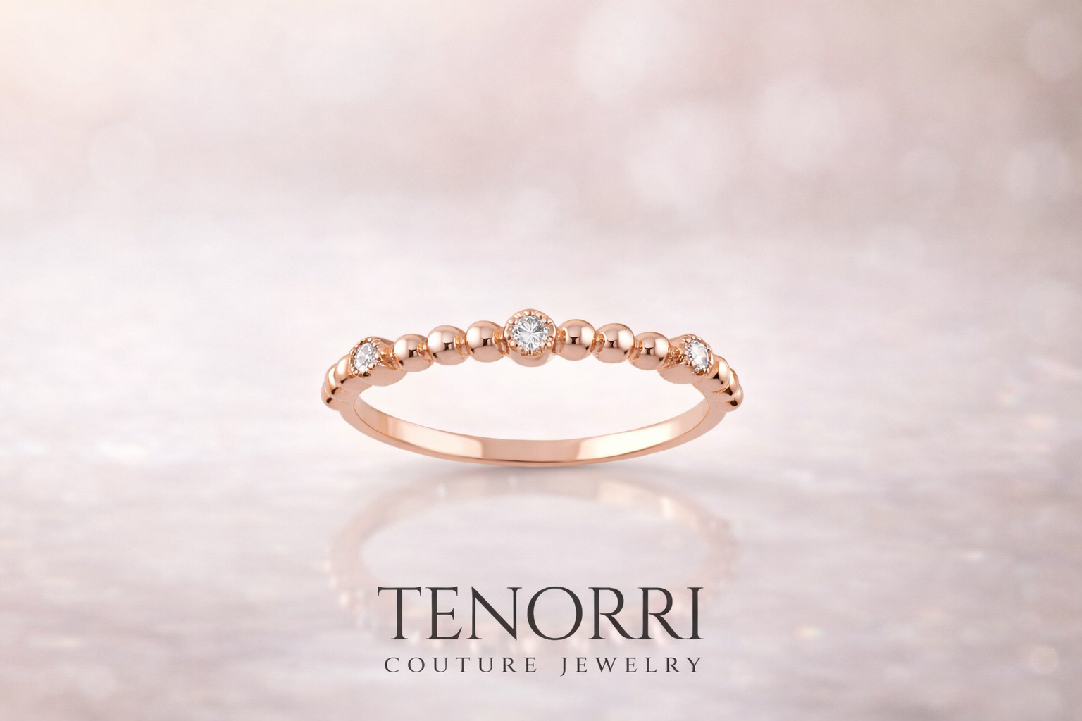 Close-up diamond trio beaded ring TENORRI fine jewelry Close-up diamond trio beaded ring TENORRI fine jewelry
